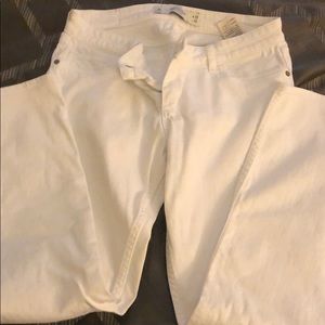 Abercrombie and Fitch white jean size 8r
